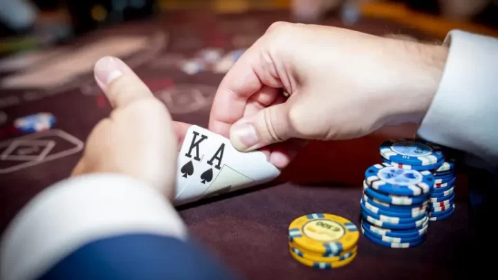 Royal Poker – How to Beat the Dealer in Royal Poker